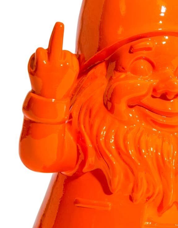 McGowan – Frekk nisse i oransje – tilgjengelig fra 20. september