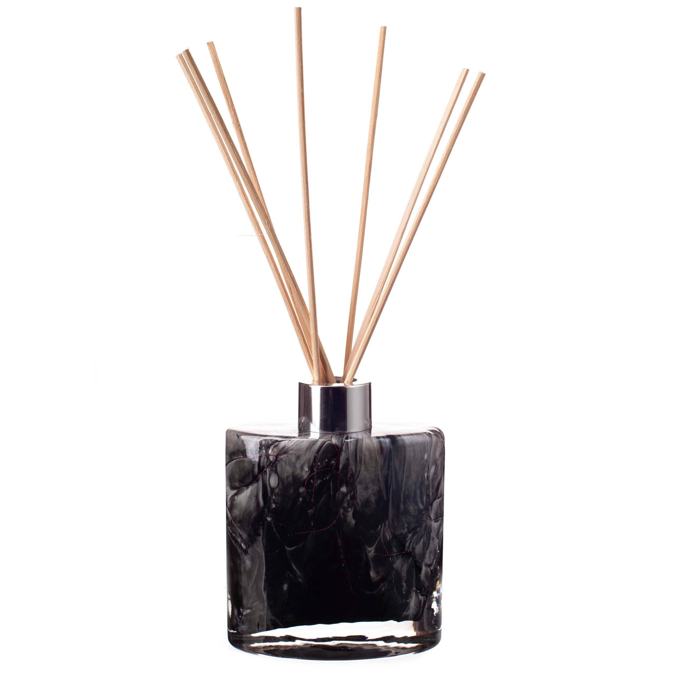 Amelia Art Glass – liten håndlaget glassbeholder til duftolje og duftpinner | Black Marble